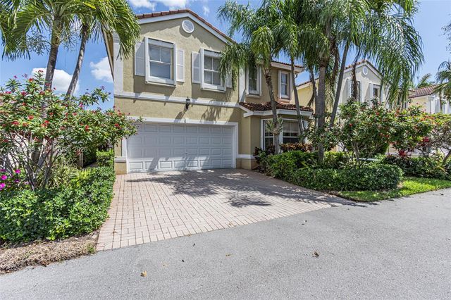1125 Queen Palm Court, Hollywood, FL 33019