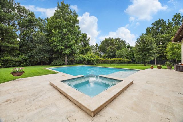 25901 Haven Lake Drive, Tomball, TX 77375