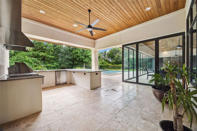 25901 Haven Lake Drive, Tomball, TX 77375