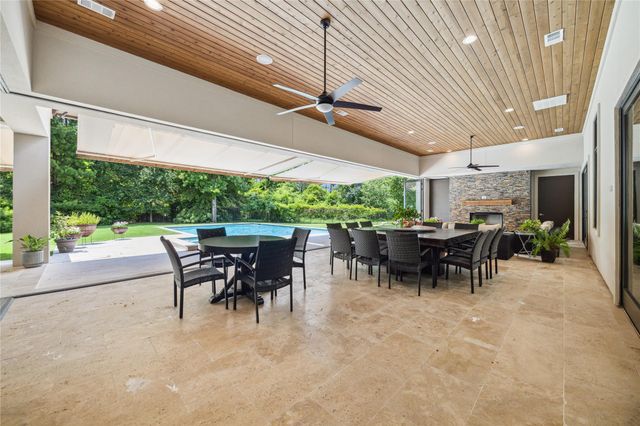 25901 Haven Lake Drive, Tomball, TX 77375