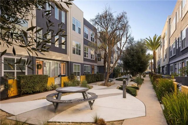 2023 Placentia, Costa Mesa, CA 92627