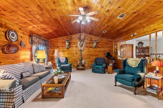 145 Rs County Road 3445, Emory, TX 75440