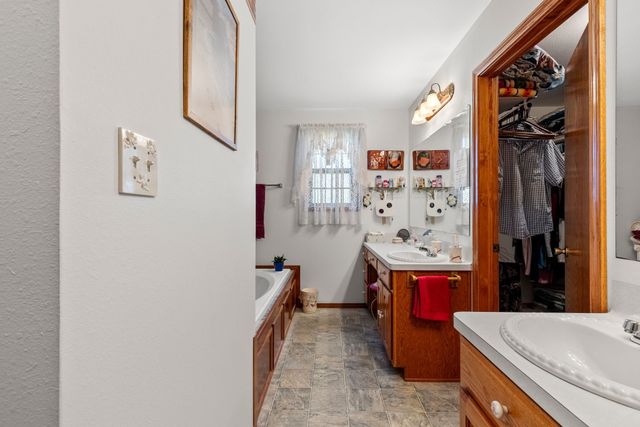 145 Rs County Road 3445, Emory, TX 75440