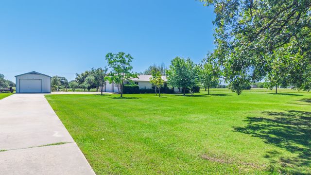 145 Rs County Road 3445, Emory, TX 75440