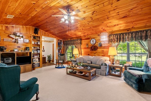 145 Rs County Road 3445, Emory, TX 75440