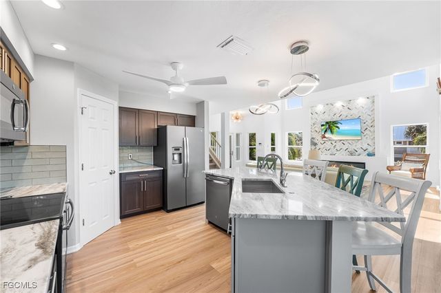 241 Violet DR, Sanibel, FL 33957