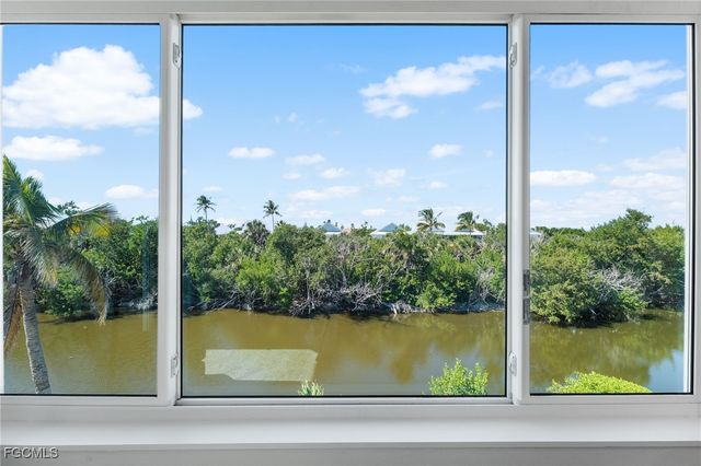 241 Violet DR, Sanibel, FL 33957