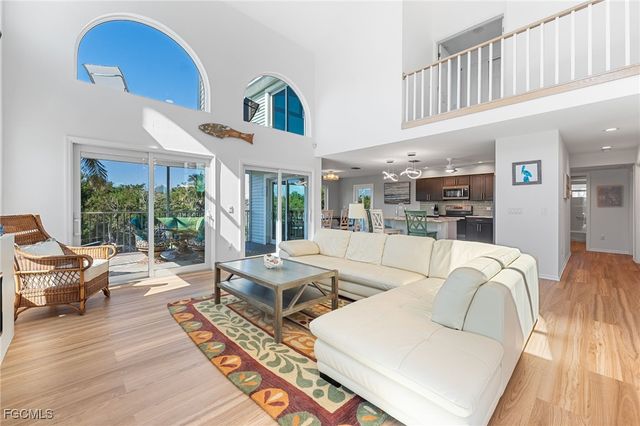 241 Violet DR, Sanibel, FL 33957