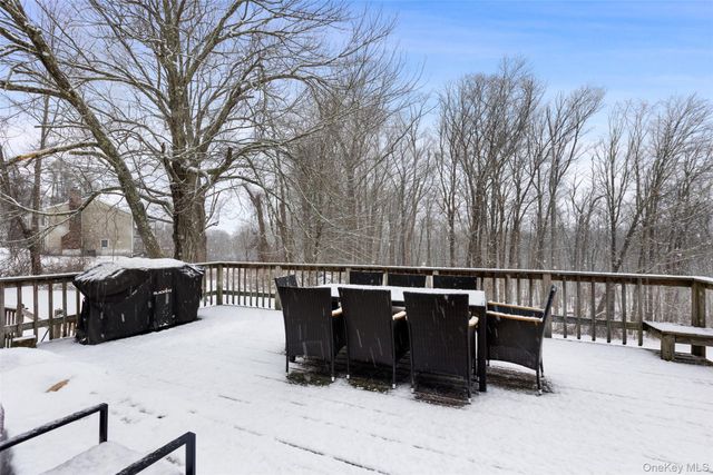 195 Peach Lake Road, Brewster, NY 10509