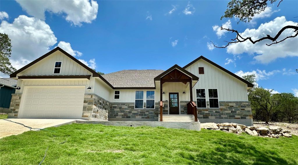 15 Persimmon DR, Wimberley, TX 78676