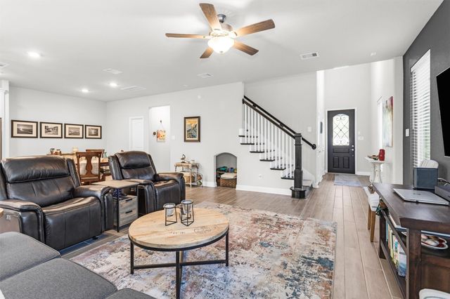 14 Heirloom Garden Place, The Woodlands, TX 77354