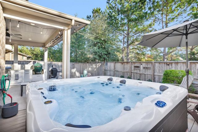 14 Heirloom Garden Place, The Woodlands, TX 77354