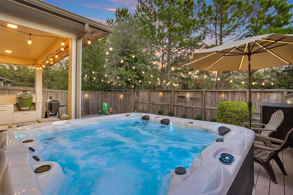 14 Heirloom Garden Place, The Woodlands, TX 77354