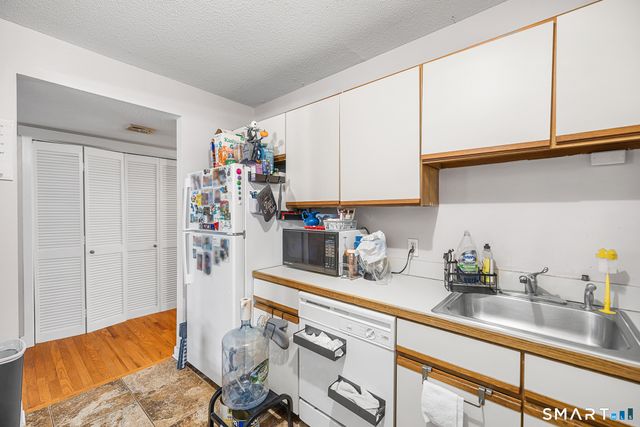 10 Franklin Avenue H, Hartford, CT 06114