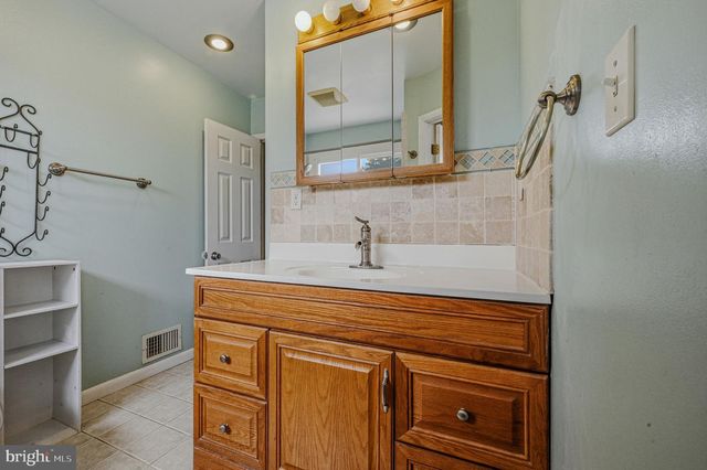 2430 NICHOLBY, Wilmington, DE 19808