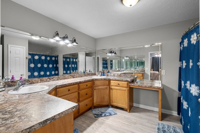 104 Clarice Ct, White House, TN 37188
