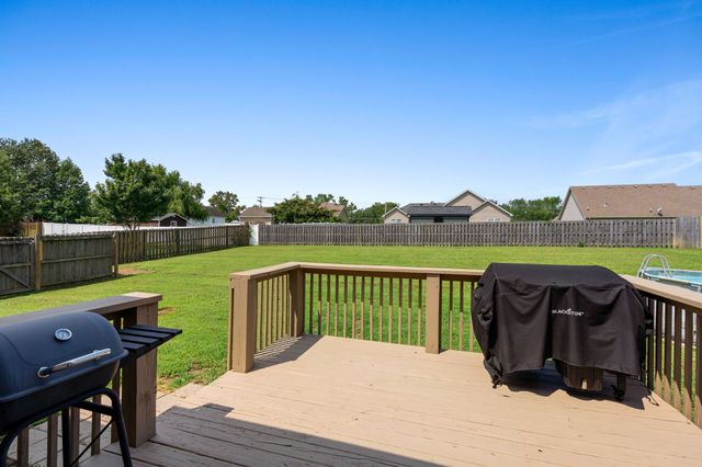 104 Clarice Ct, White House, TN 37188
