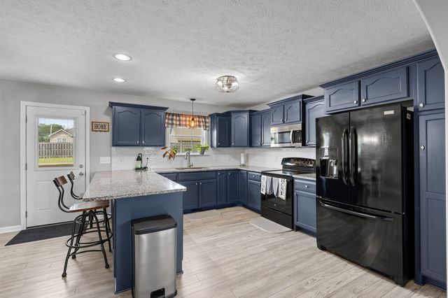 104 Clarice Ct, White House, TN 37188