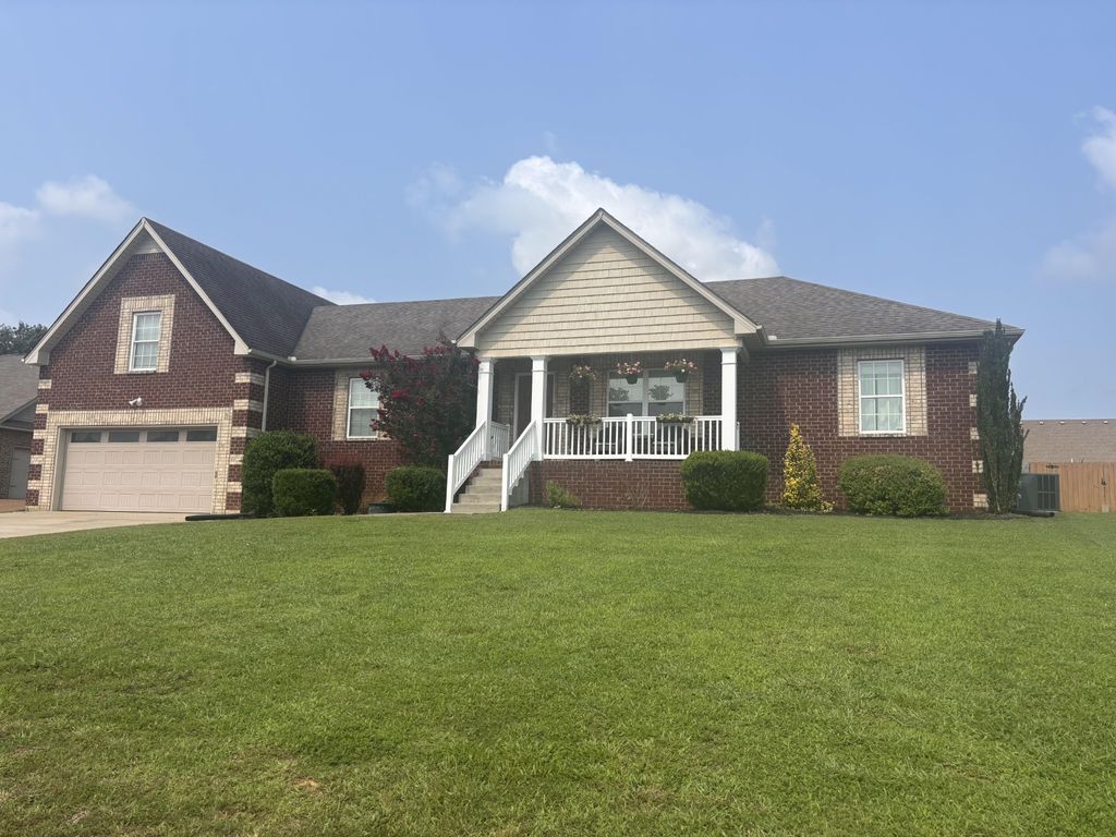 104 Clarice Ct, White House, TN 37188