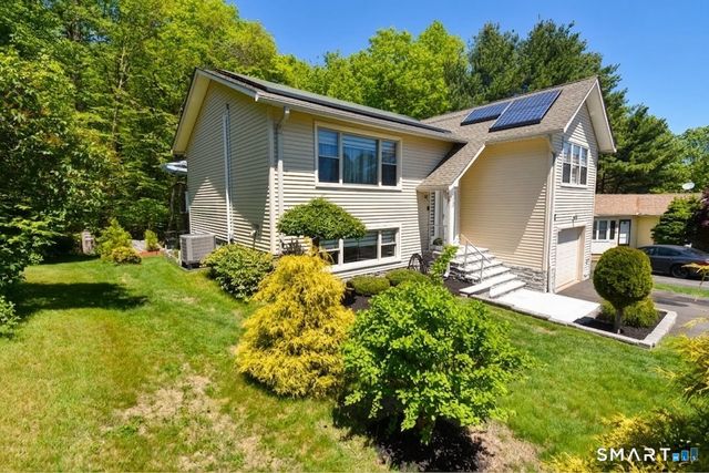 38 Algonquin Way, Bristol, CT 06010