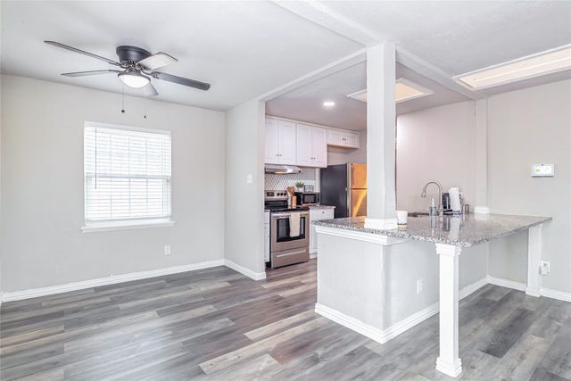 720 Sandstone Drive, Fort Worth, TX 76120