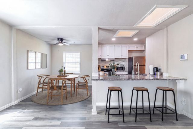 720 Sandstone Drive, Fort Worth, TX 76120