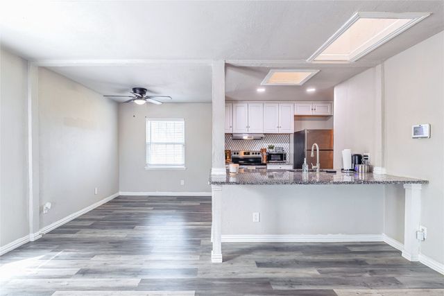 720 Sandstone Drive, Fort Worth, TX 76120