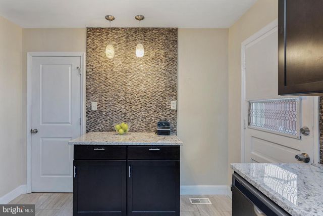 123 WALNUT ST NW, Washington, DC 20012