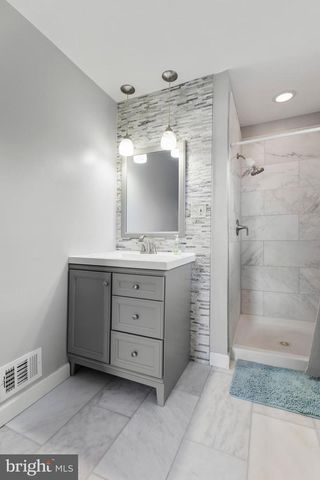 123 WALNUT ST NW, Washington, DC 20012