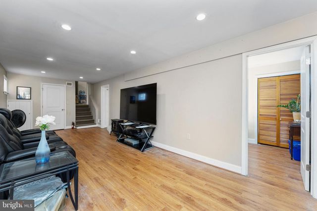 123 WALNUT ST NW, Washington, DC 20012