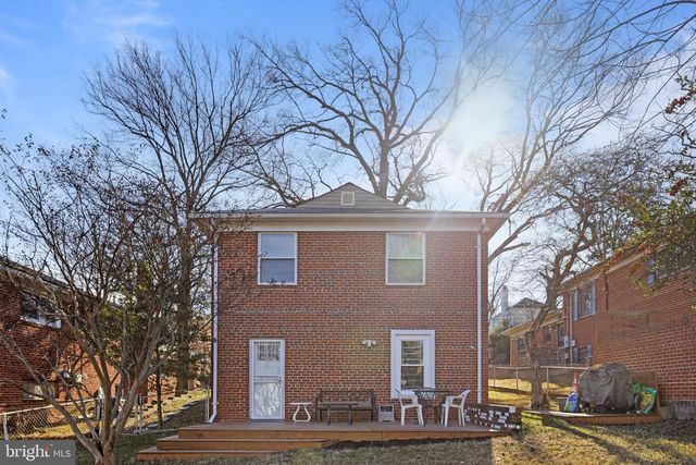 123 WALNUT ST NW, Washington, DC 20012