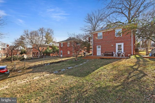 123 WALNUT ST NW, Washington, DC 20012