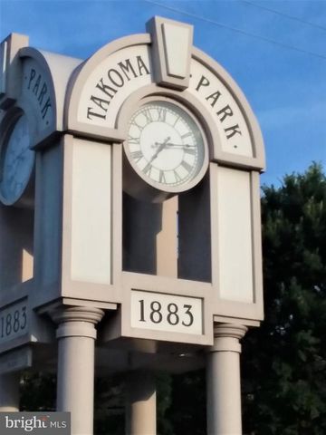 123 WALNUT ST NW, Washington, DC 20012