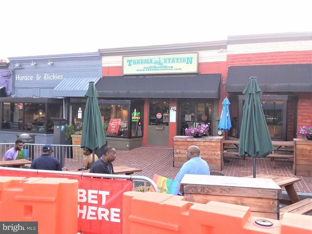 123 WALNUT ST NW, Washington, DC 20012