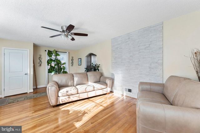 123 WALNUT ST NW, Washington, DC 20012