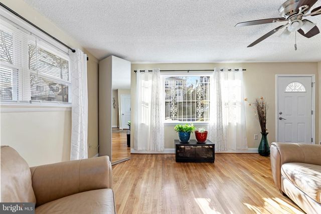 123 WALNUT ST NW, Washington, DC 20012