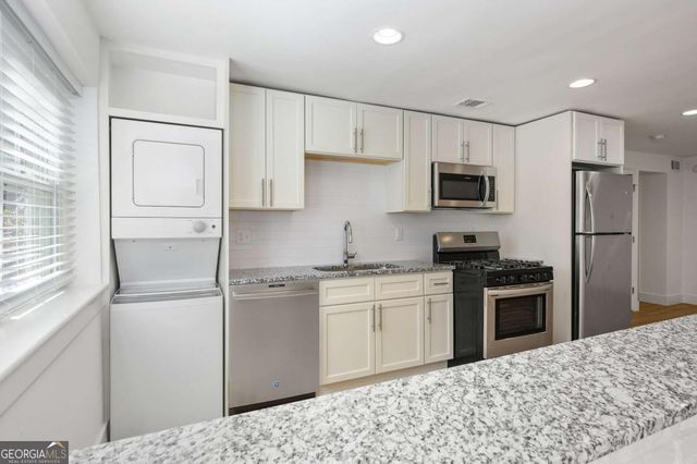 880 Saint Charles Avenue NE, Atlanta, GA 30306