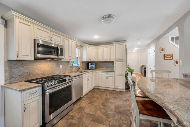 159 Dawn Drive, Centereach, NY 11720