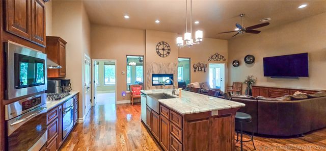 117620 S 4204 Road, Eufaula, OK 74432
