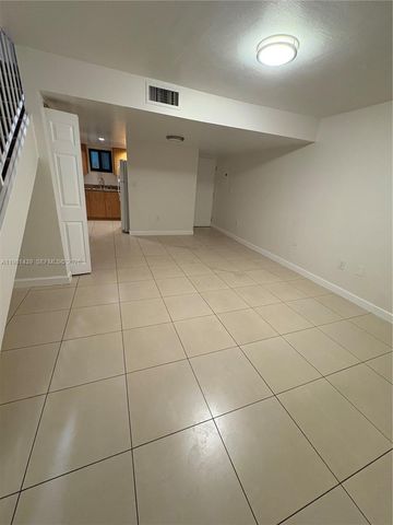 5 Olive Dr 24, Hialeah, FL 33010