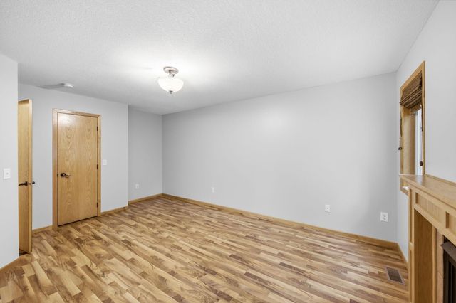 909 Winsome Way NE, Isanti, MN 55040
