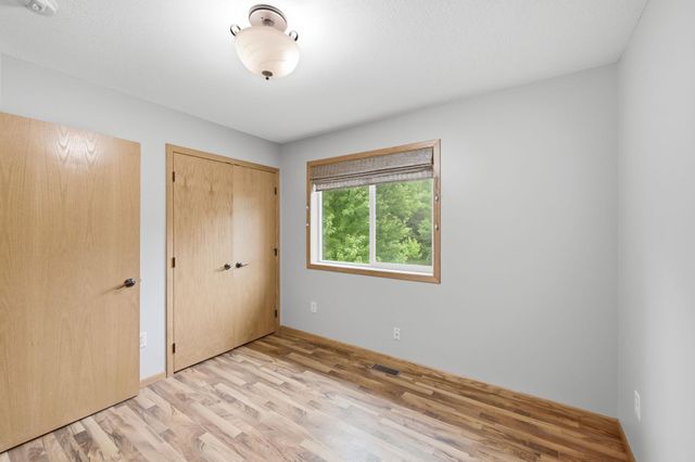 909 Winsome Way NE, Isanti, MN 55040
