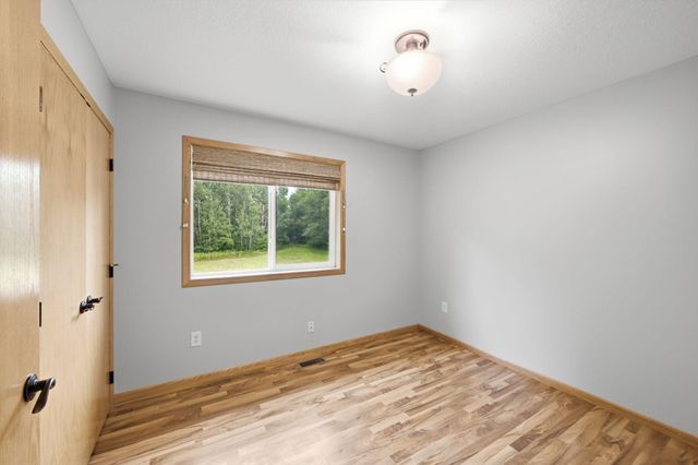 909 Winsome Way NE, Isanti, MN 55040