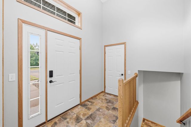909 Winsome Way NE, Isanti, MN 55040