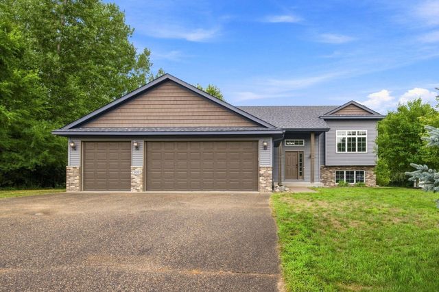 909 Winsome Way NE, Isanti, MN 55040