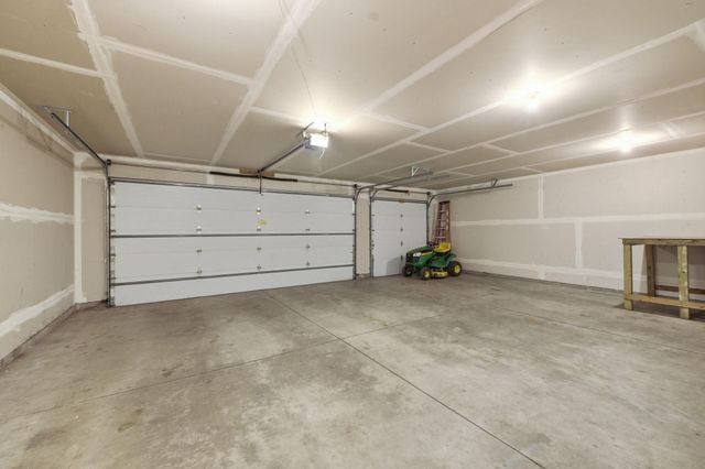 909 Winsome Way NE, Isanti, MN 55040