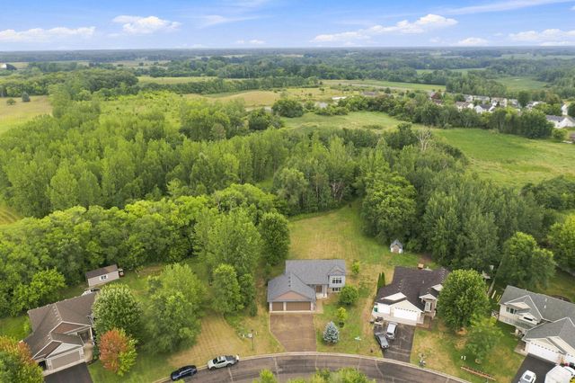 909 Winsome Way NE, Isanti, MN 55040