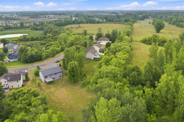 909 Winsome Way NE, Isanti, MN 55040