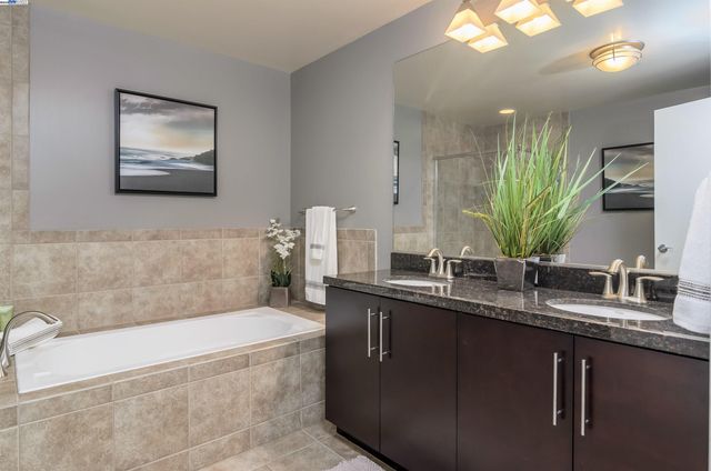 222 Broadway 602, Oakland, CA 94607