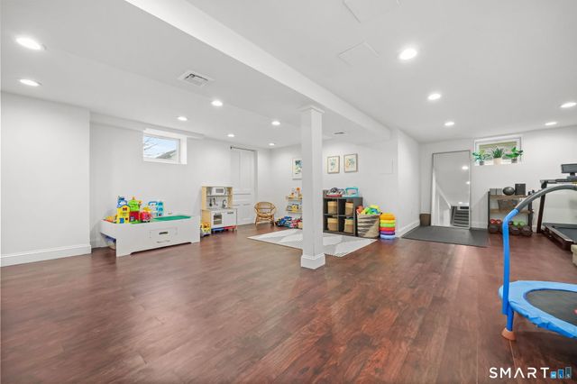 5 McAllister Avenue, Norwalk, CT 06854